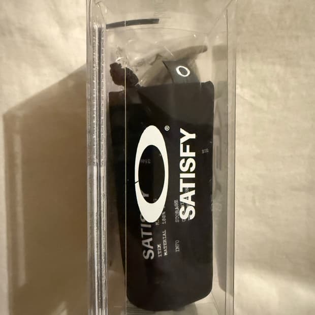 오클리 x 새티스파이 스트레이트 자켓 매트 터레인 탄