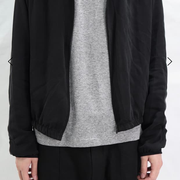 les 큐프라 집업 1사이즈 구해요