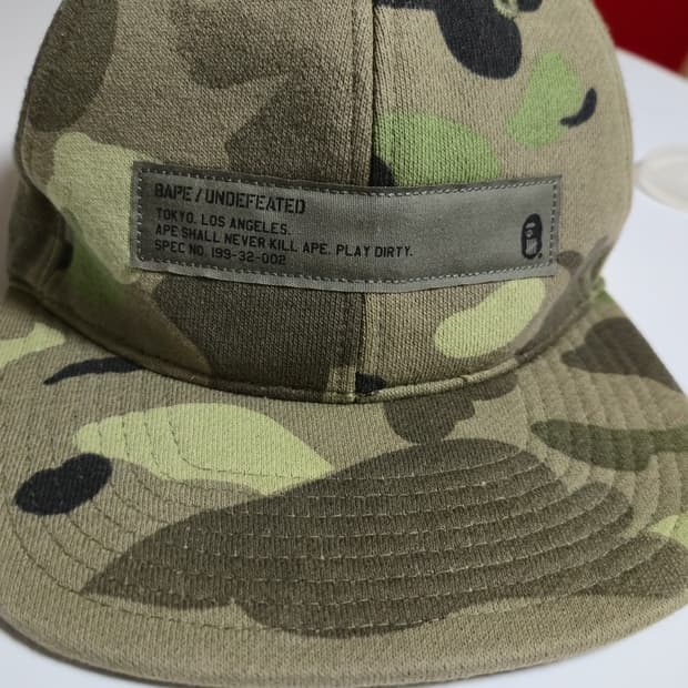 베이프 언디핏 그라데이션 카모 볼캡