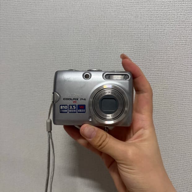 니콘 쿨픽스 p4 카메라
