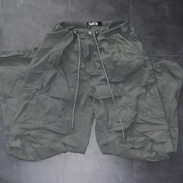 배드블러드 나일론 파라슈트 팬츠 *차콜