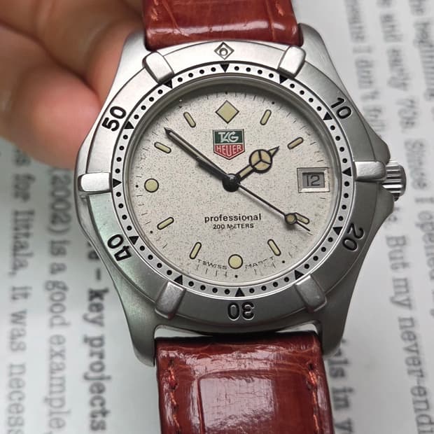 빈티지 태그호이어 프로페셔널 2000 컬러로고 회판 벤츠핸즈 쿼츠 남성용