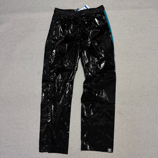 아디다스 x 송포더뮤트 하이 샤인 트랙 팬츠