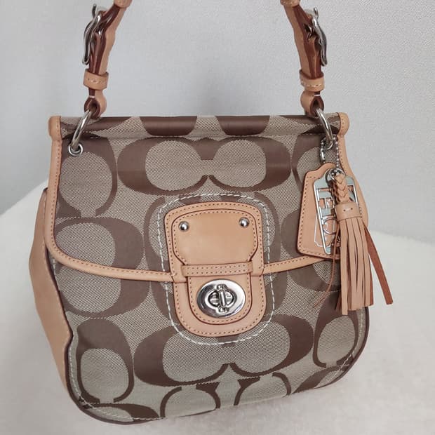 코치 COACH 70주년 에디션 한정판 가방