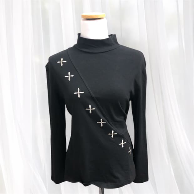 고딕 공겜여주st 십자가 자수 탑