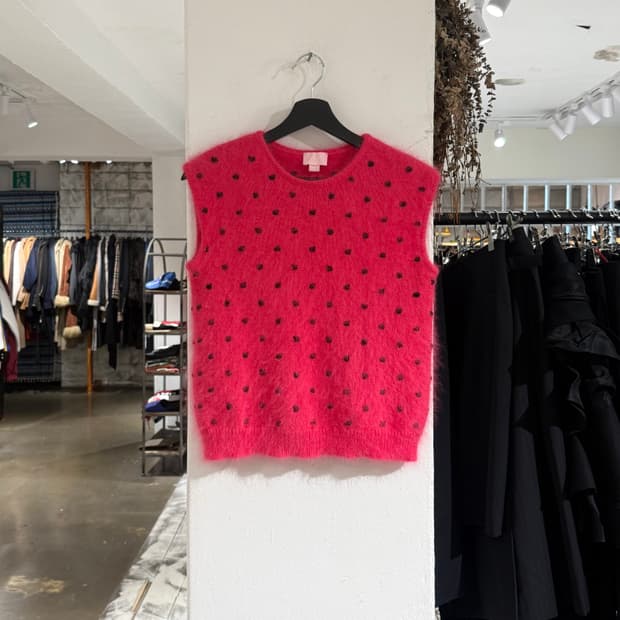 지암바 핑크 도트 앙고라 니트 크롭 베스트