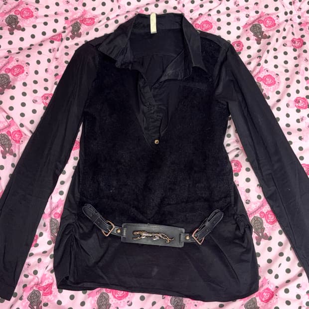 대장템 오네갸루 블랙 벨트 퍼 셔츠