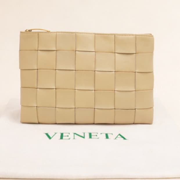 [S급] 보테가베네타 인트레치아토 클러치 판매합니다!!!