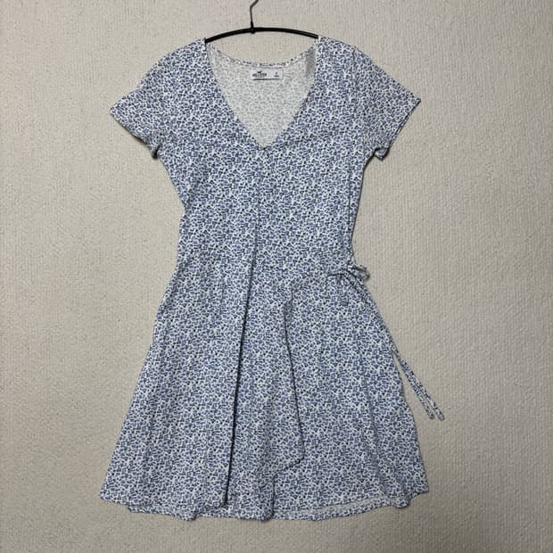 홀리스터 플라워 패턴 랩 스타일 원피스 S 