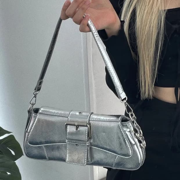 실버 숄더백
