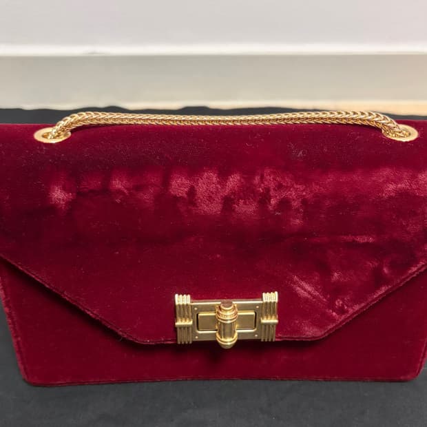 TIME 벨벳 체인 크로스백 버건디