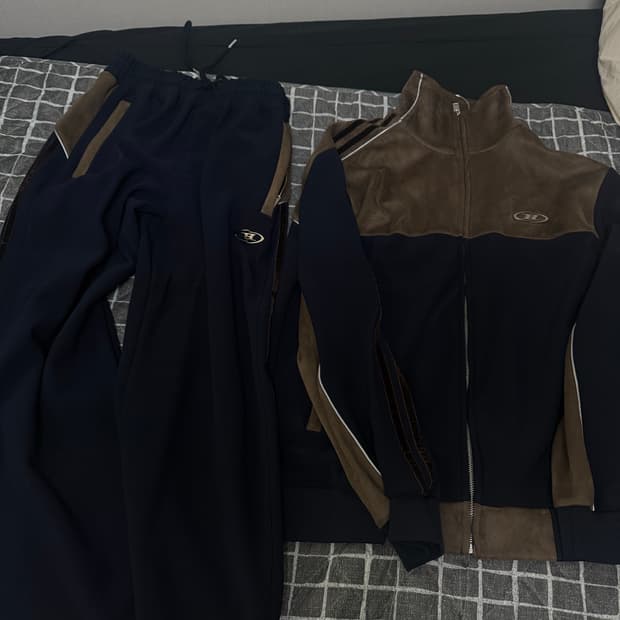 본투윈 벨벳 트랙 트레이닝세트(2사이즈)