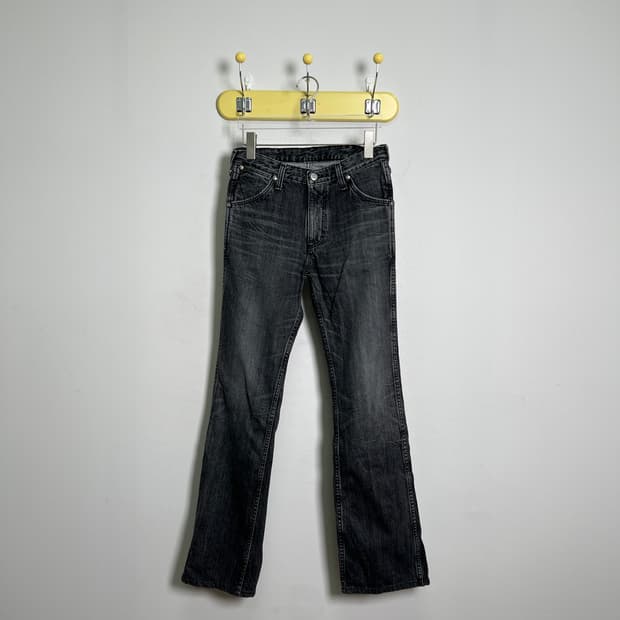 랭글러 빈티지 블랙 워싱 부츠컷 데님 팬츠