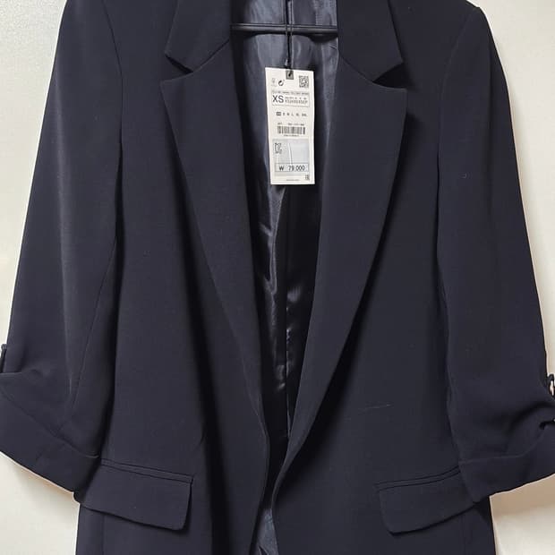 (새 상품) ZARA 자라 블랙 자켓 XS