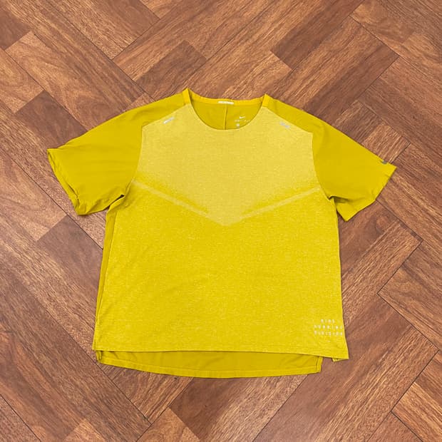 나이키 테크니트 울트라 런 디비전 러닝 반팔