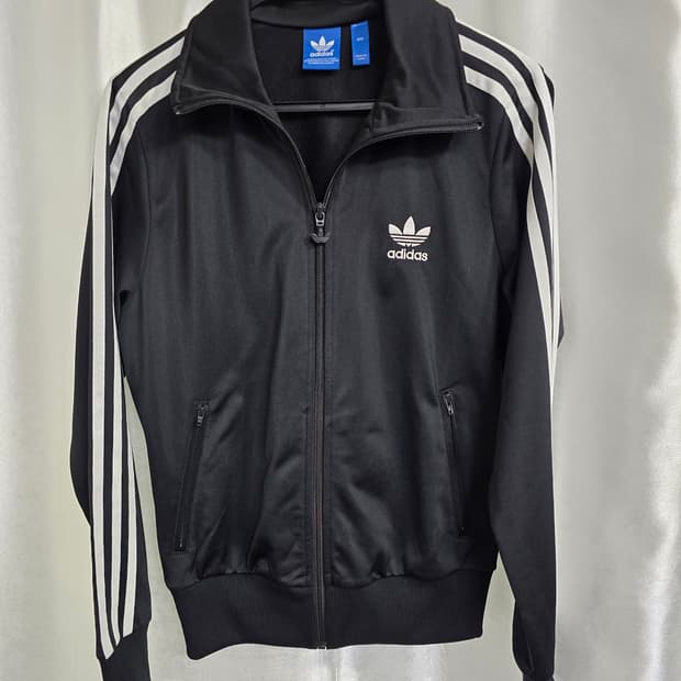 아디다스 블랙 삼선 트랙탑 (1521)