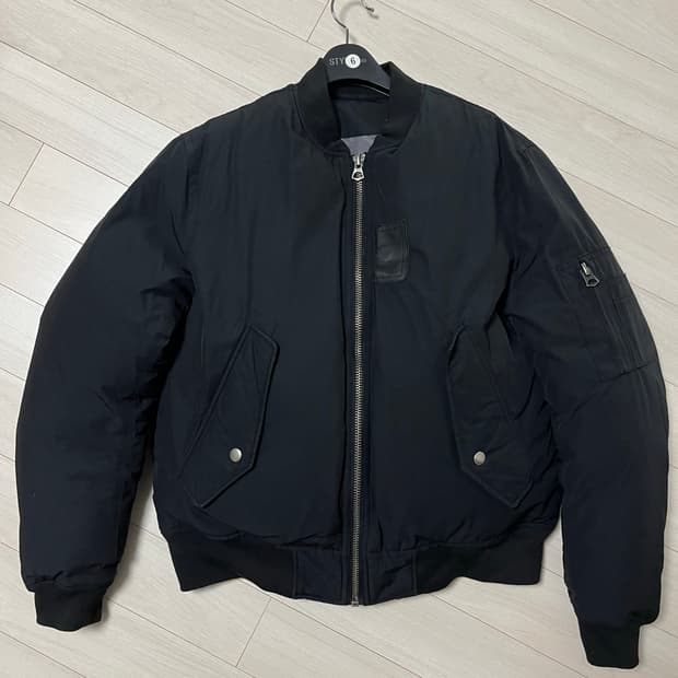 ACNE MA-1 구스 패딩 (100)