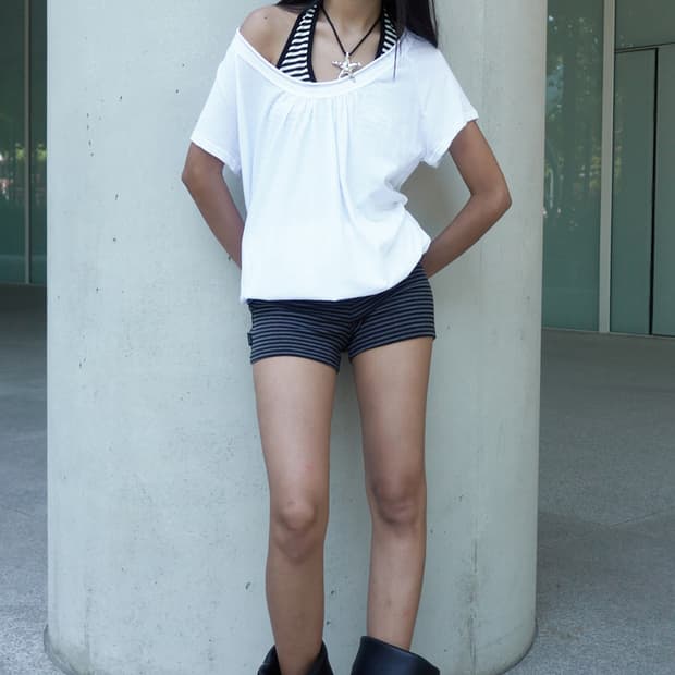 구해요!) 세릭 round drawstring hem top