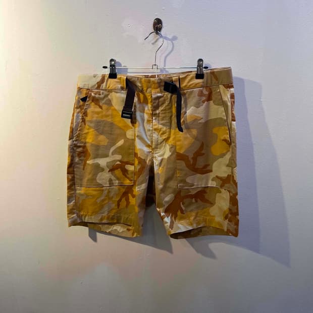 [32] 나이키 SB 립스탑 데저트 카모 쇼츠 카고 하프 팬츠