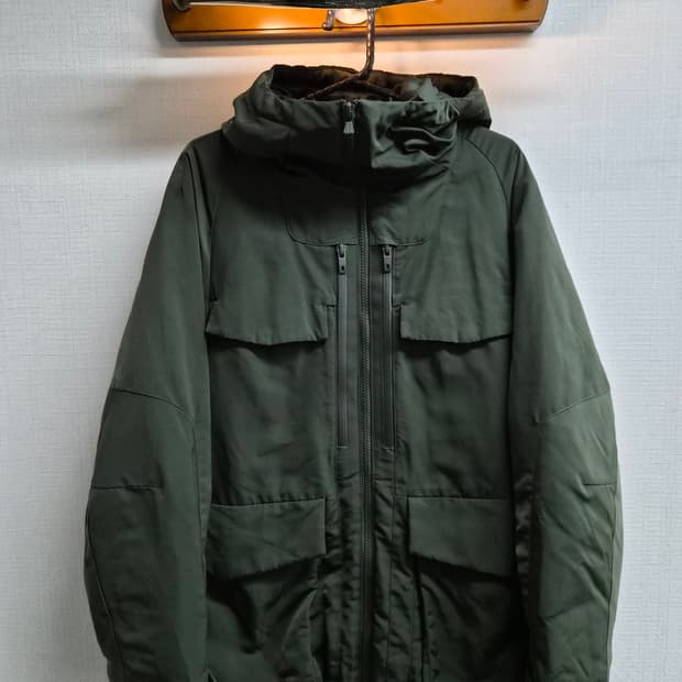 M/100) 유니클로 화이트마운티니어링 하이브리드다운 오버사이즈 파카