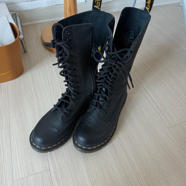 닥터마틴 14홀 240