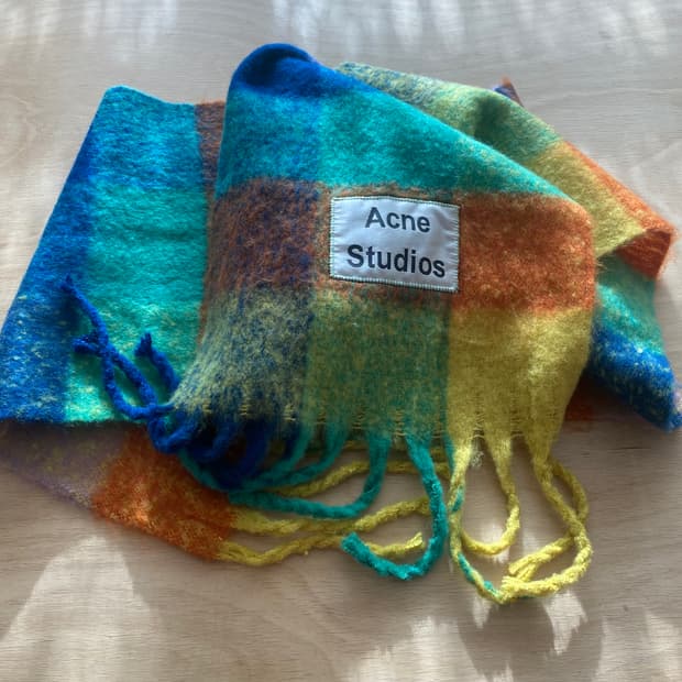 아크네 스튜디오 모헤어 머플러