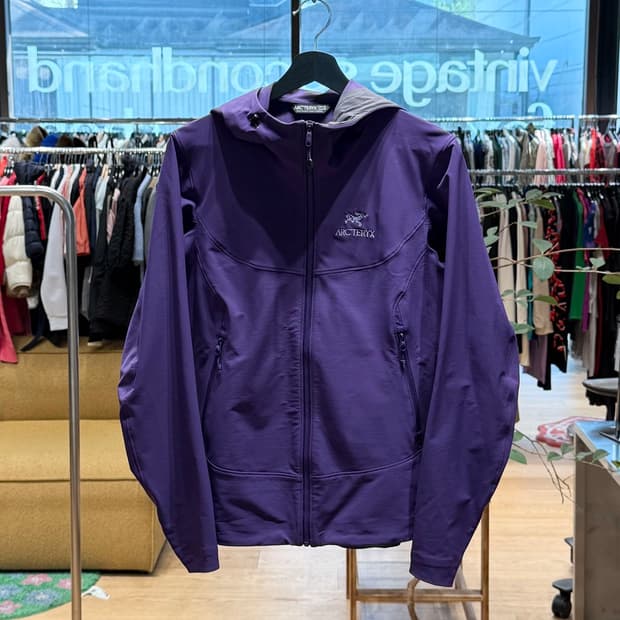 아크테릭스 퍼플 감마 LT 후디 자켓