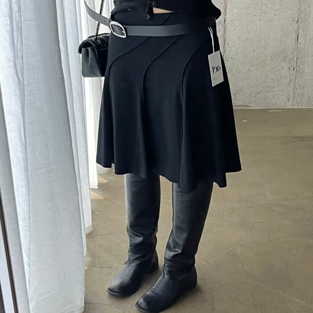 Cara 웨이브 절개 플레어 스커트