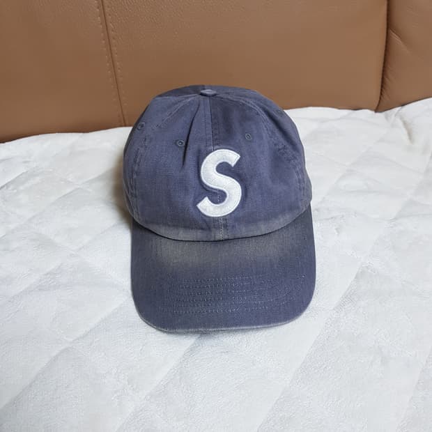 슈프림 피그먼트 S로고 캡 모자 볼캡 그레이 22FW