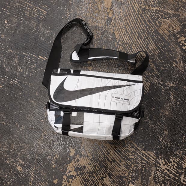 R) 나이키 리유저블 커스텀 메신저백