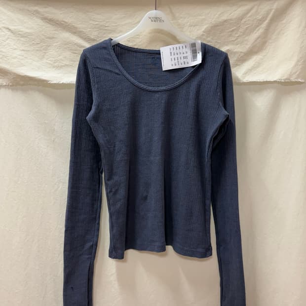 브랜디멜빌 펀칭 기본티