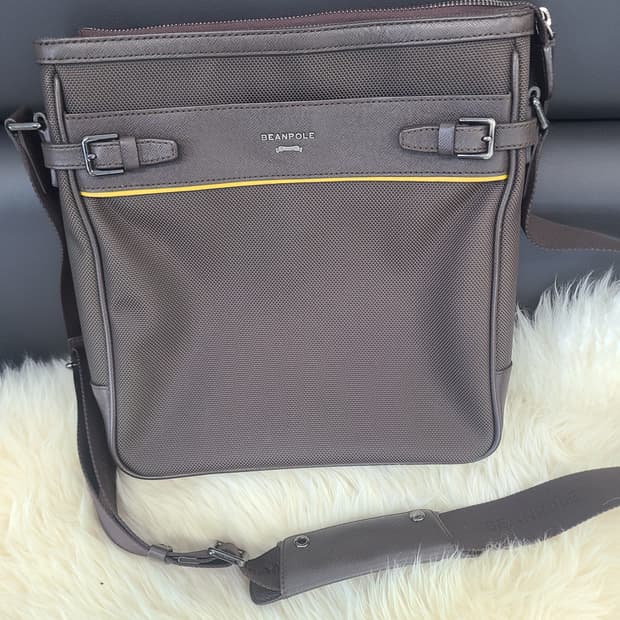 빈폴 남성 크로스백