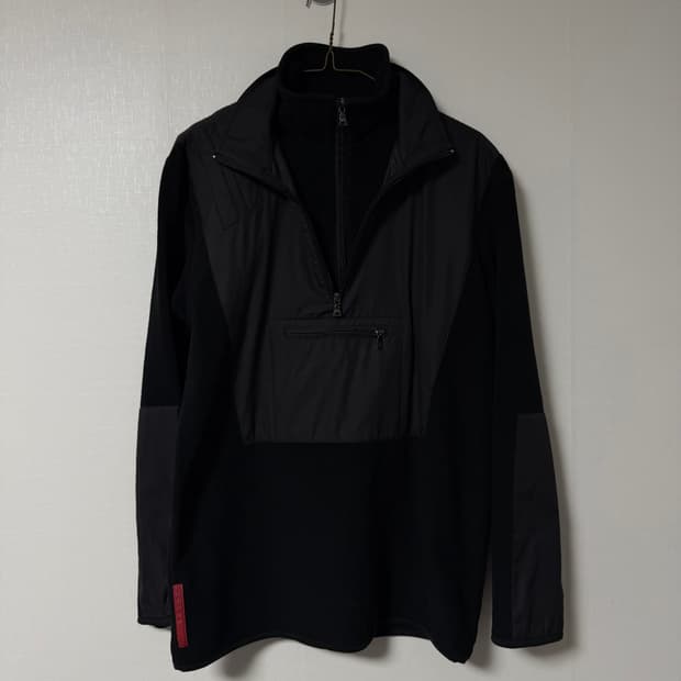 프라다 스포츠90s 더블 레이어드 칼라 플리스 나일론 반집업