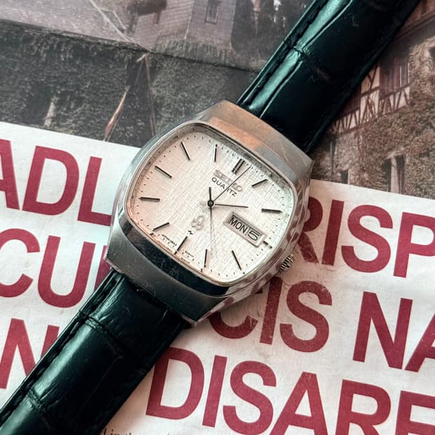 Seiko 세이코 쿼츠 스퀘어 아이보리 린넨 다이얼