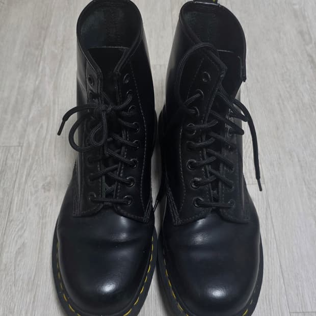 닥터마틴 1460 스무스 42사이즈
