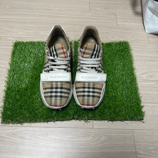 버버리 체크코튼 스니커즈 43