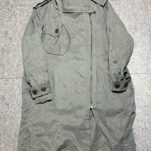 비비안웨스트우드 하이넥 트렌치 코트