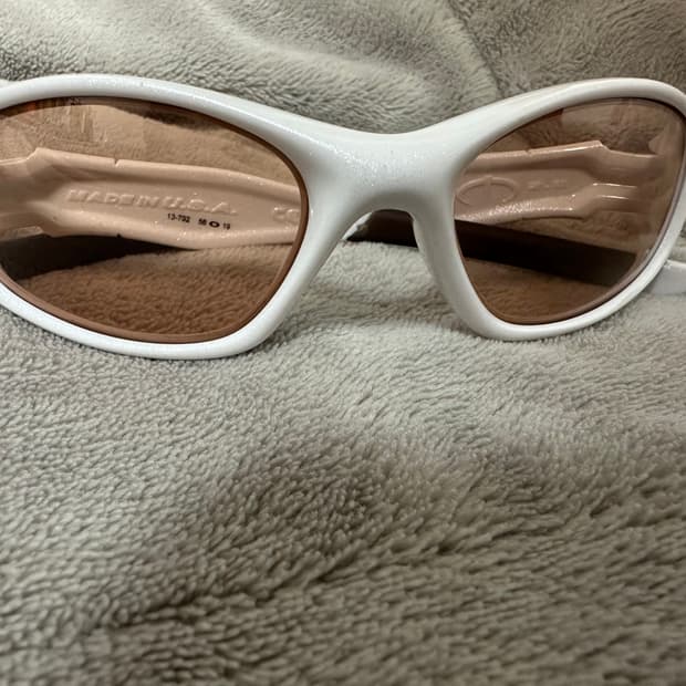 오클리 미뉴트 2.0 변색렌즈 판매