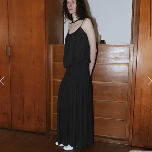 MONOHA Draped shirred long skirt / brown