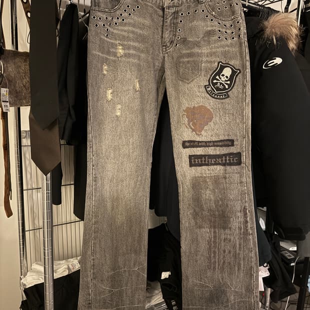 IN THE ATTIC 세미플레어