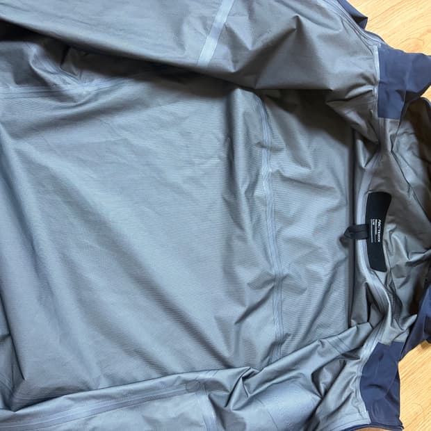 아크테릭스 베타 LT 블랙 사파이어