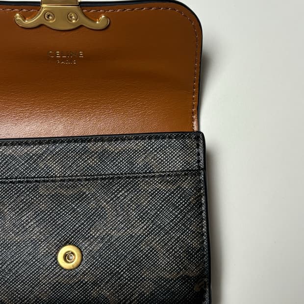 셀린느 트리옹프 캔버스 플랩 카드지갑