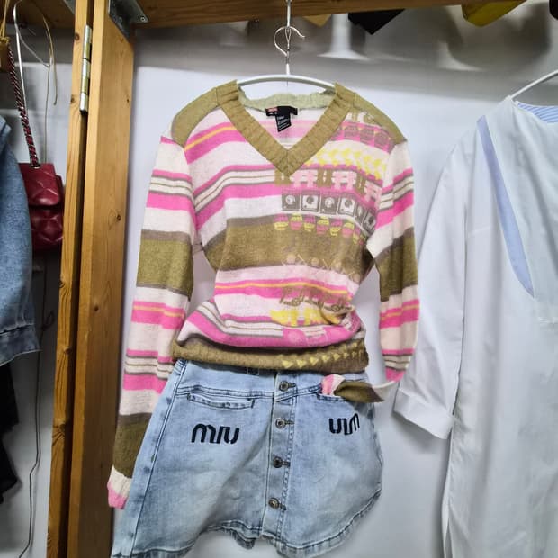 디젤 얄상 모헤어 브이넥