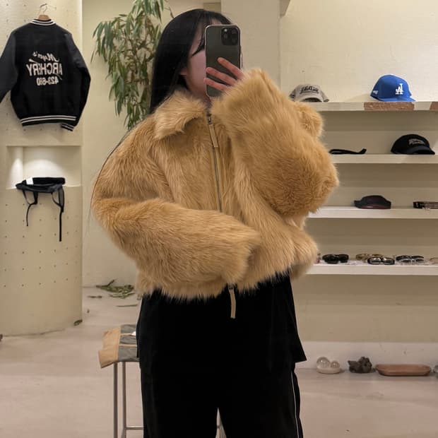 파르티멘토 페이크 퍼 크롭 자켓 U582