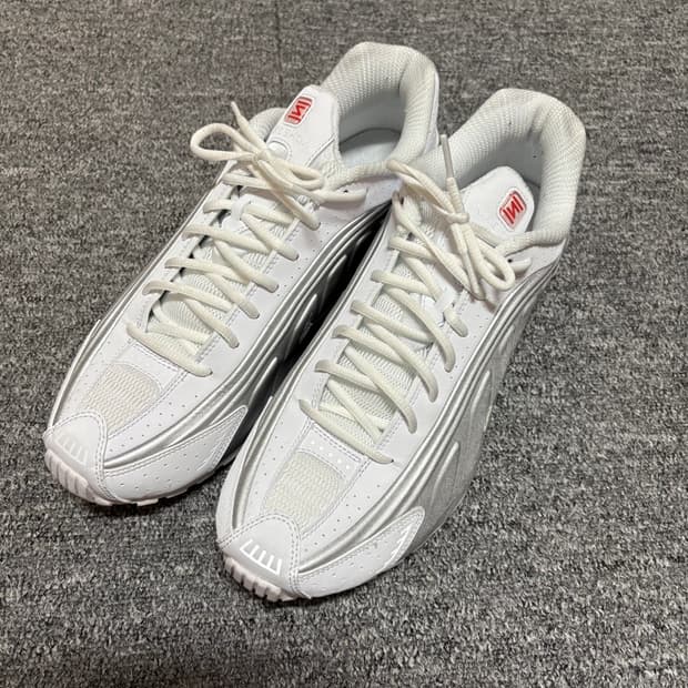 나이키 샥스 R4 300 
