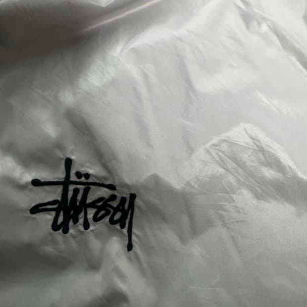 스투시 바람막이