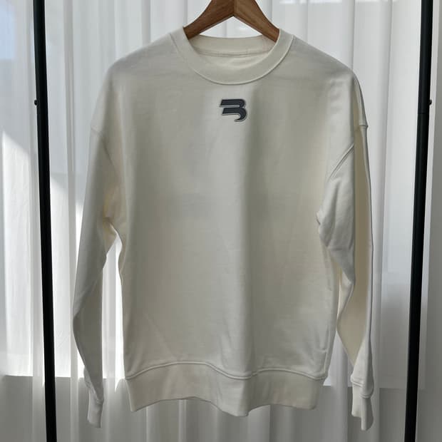 발렌시아가 맨투맨 아이보리 S