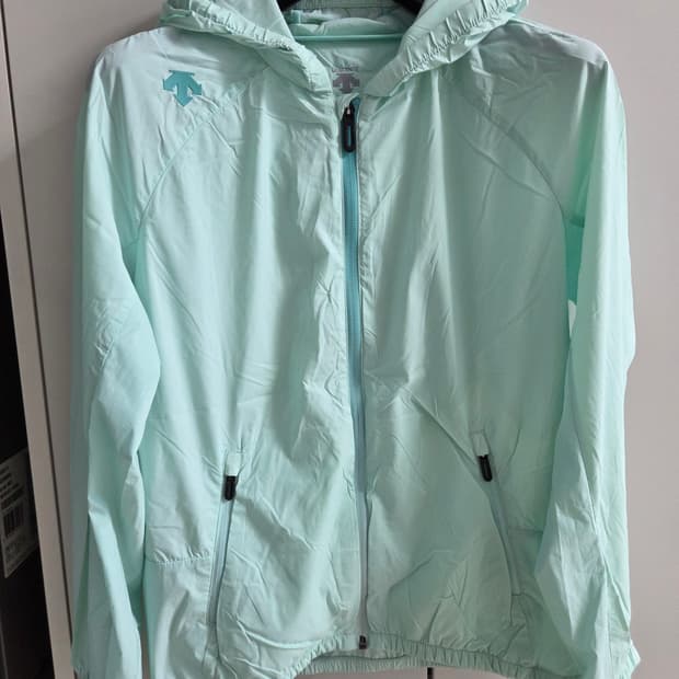 데상트 바람막이 140