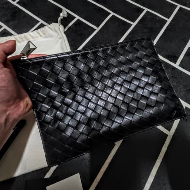 보테가베네타 클러치