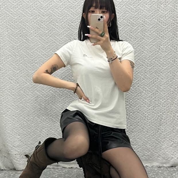 아페쎄 빈티지 캐주얼 시그니처 스몰로고 반팔티 S C13592